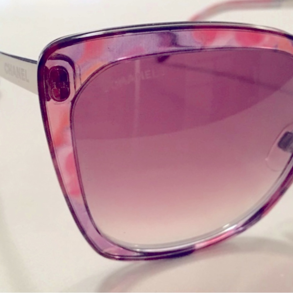 CHANEL BUTTERFLY PINK/LILAC FLORAL FRAMES SUNGLASSES WITH SILVER ENGRAVED ARMS